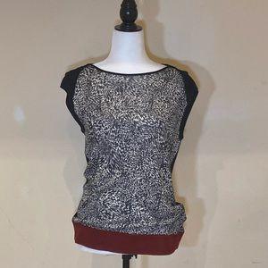 JONES NEW YORK | size M | knit muscle top with animal style print design | NWT